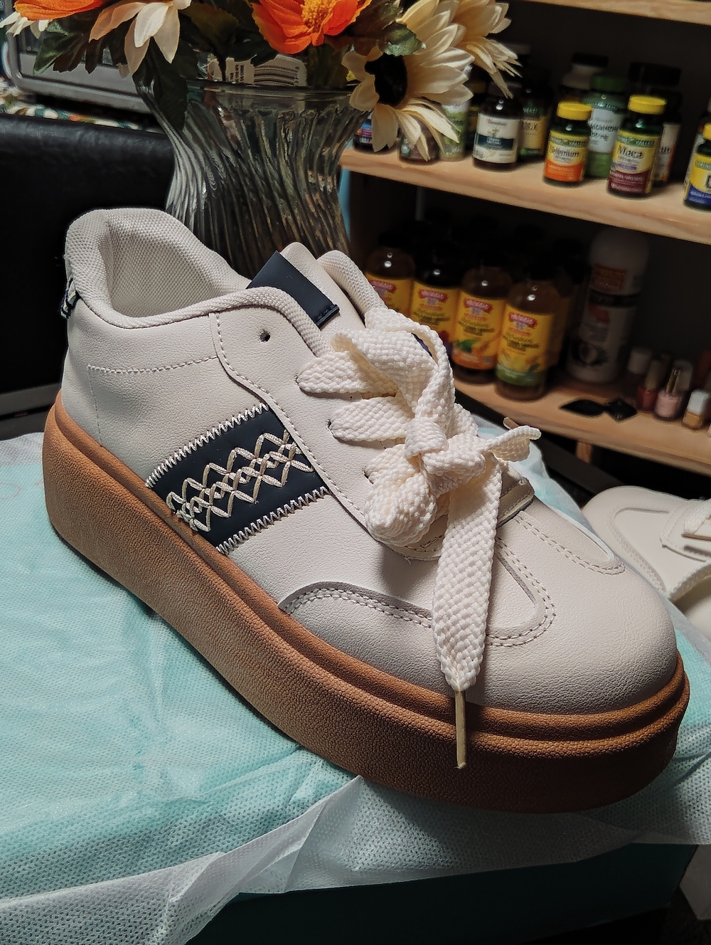 **WHITE & TAN PLATFORM SNEAKERS FOR WOMEN** ππ²π²π²π²π²π² - Picture 5 of 9